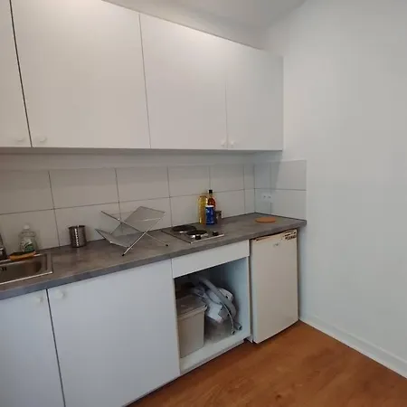 Studio Neuf Proche Du Metro Paryż